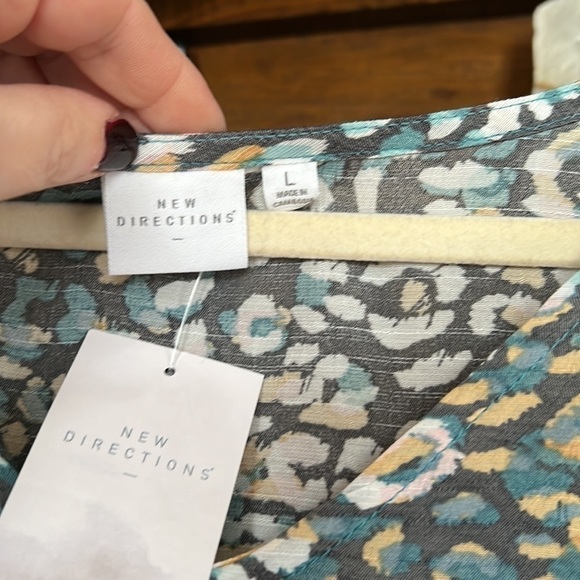 NEW DIRECTIONS Dark-Golanma Abalone Sky, Empire Waist Top, Size Large, NWT. - Picture 3 of 8